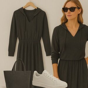 Dark grey maxi dress with V-neckline and long sleeves. Stretchy with movement